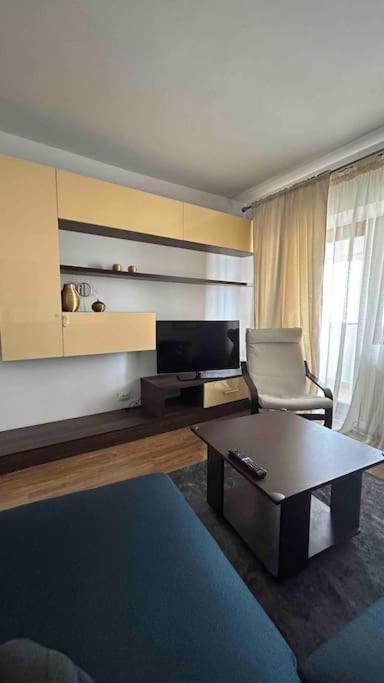 Georgiana'S Central Apartment Buzău Exteriör bild